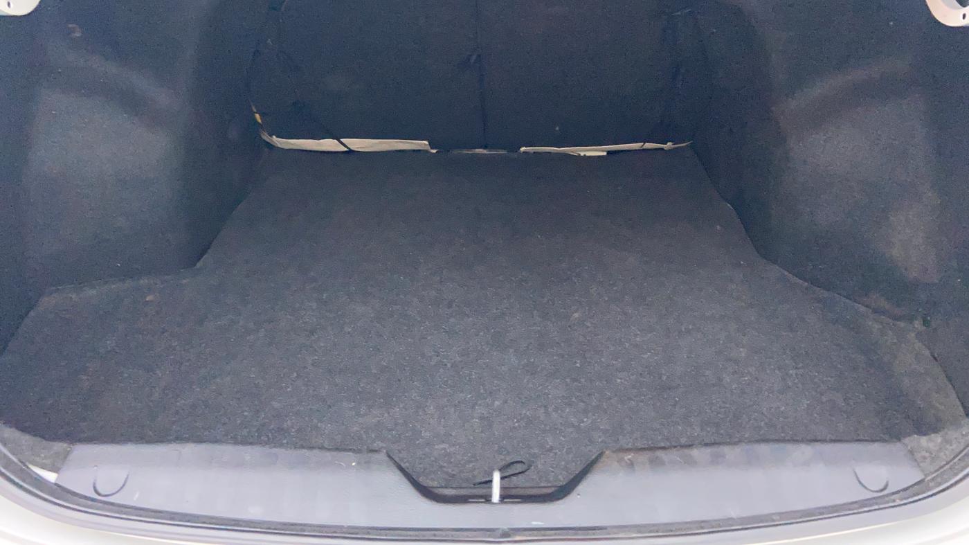 2015 Maruti Ciaz ZXI AT, Petrol, Automatic, 80,532 km, Boot Inside View