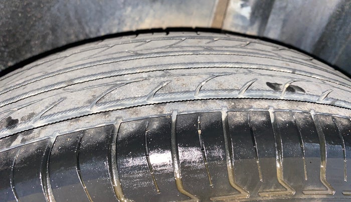 2011 Maruti Swift Dzire VXI, Petrol, Manual, 71,298 km, Left Rear Tyre Tread