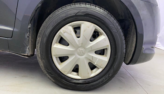 2011 Maruti Swift Dzire VXI, Petrol, Manual, 71,298 km, Right Front Wheel