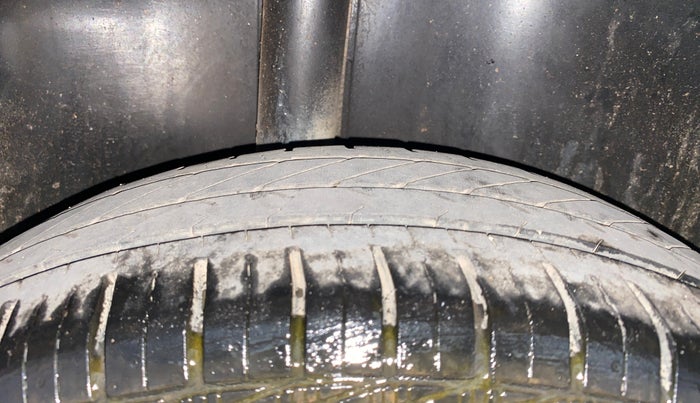 2011 Maruti Swift Dzire VXI, Petrol, Manual, 71,298 km, Right Rear Tyre Tread