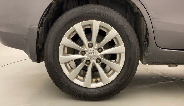 2013 Maruti Ertiga ZDI, Diesel, Manual, 85,588 km, Right Rear Wheel