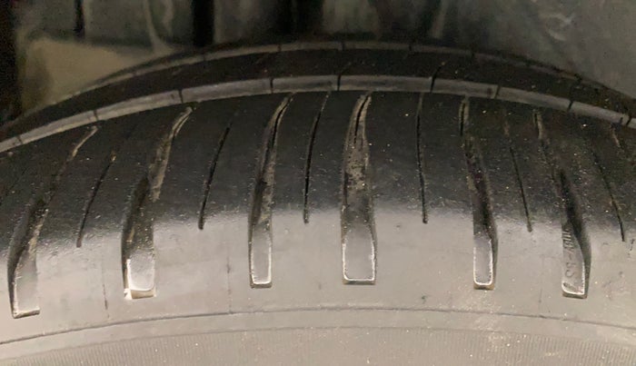 2013 Maruti Ertiga ZDI, Diesel, Manual, 85,588 km, Right Rear Tyre Tread