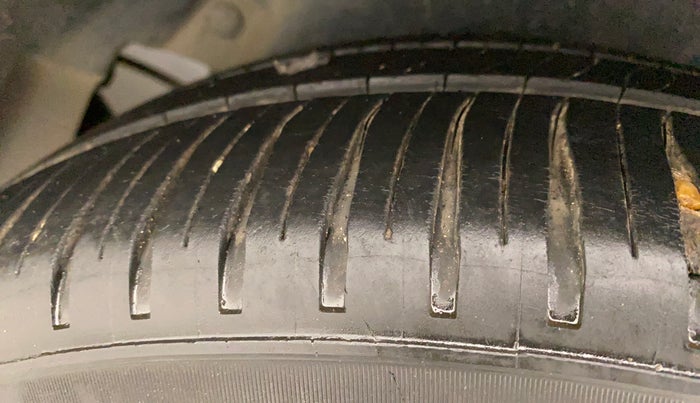2013 Maruti Ertiga ZDI, Diesel, Manual, 85,588 km, Left Rear Tyre Tread
