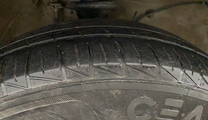 2021 Maruti Alto VXI, Petrol, Manual, 36,264 km, Right Front Tyre Tread