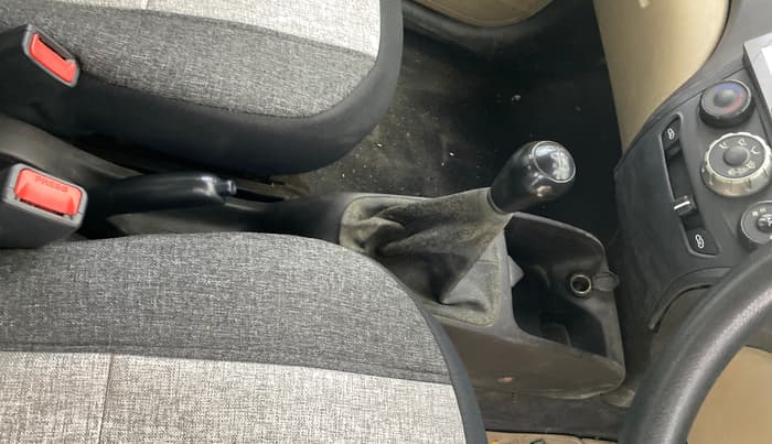 2016 Hyundai Eon SPORTZ, Petrol, Manual, 57,127 km, Gear Lever