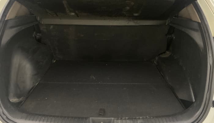 2016 Hyundai Creta S 1.6 PETROL, Petrol, Manual, 47,477 km, Boot Inside