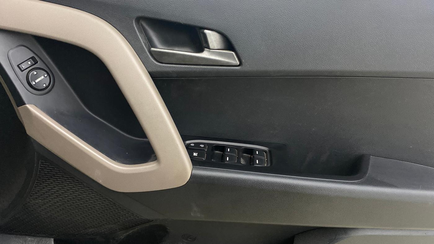 2016 Hyundai Creta S 1.6 PETROL, Petrol, Manual, 47,477 km, Driver Side Door Panels Control