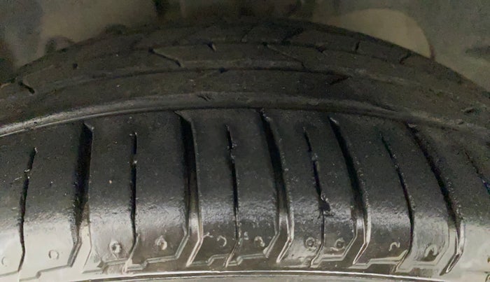2015 Ford Ecosport TITANIUM 1.5L PETROL AT, Petrol, Automatic, 84,432 km, Left Front Tyre Tread