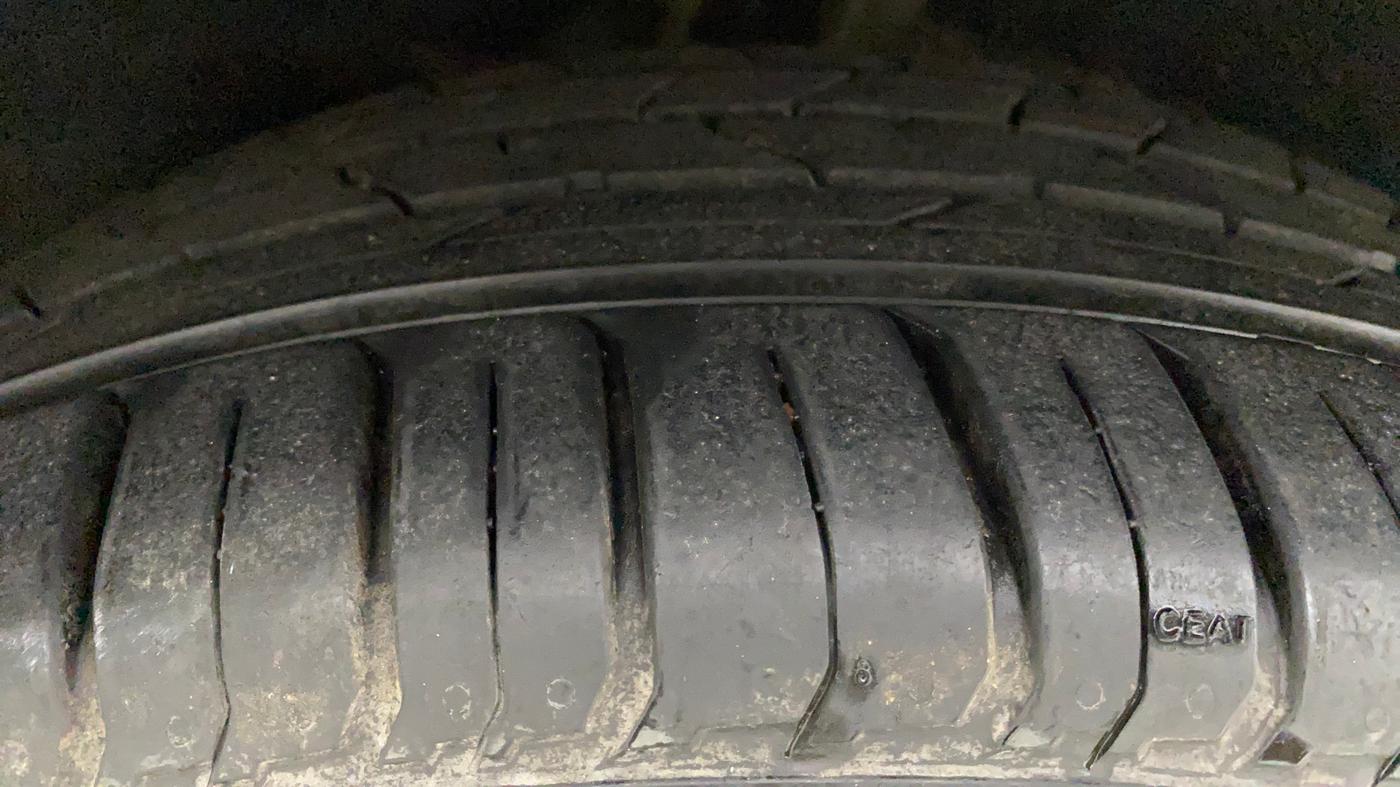 2015 Ford Ecosport TITANIUM 1.5L PETROL AT, Petrol, Automatic, 84,432 km, Right Rear Tyre Tread