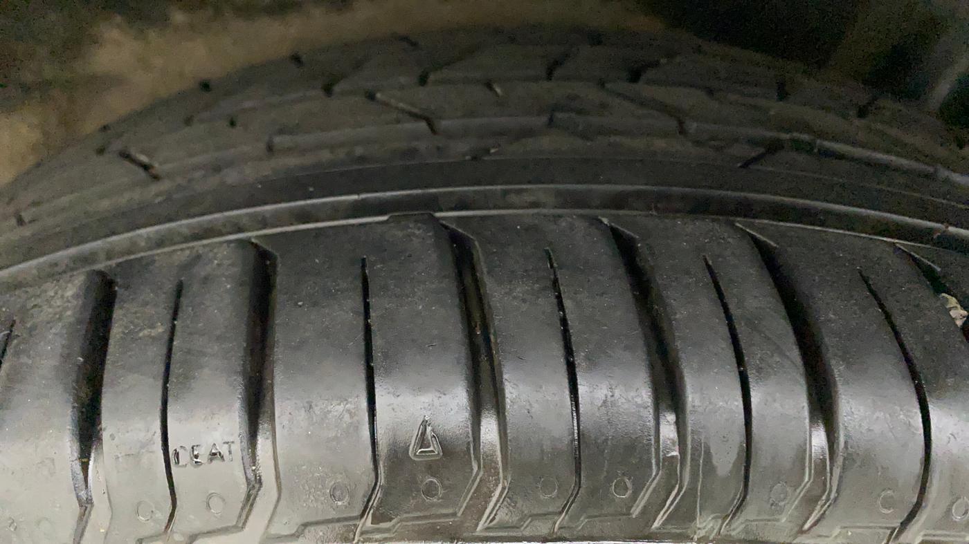 2015 Ford Ecosport TITANIUM 1.5L PETROL AT, Petrol, Automatic, 84,432 km, Left Rear Tyre Tread