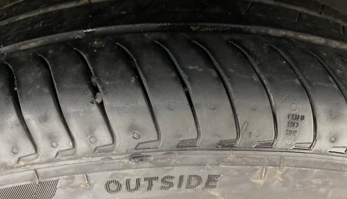 2025 Hyundai EXTER SX 1.2 MT Hy-CNG Duo , CNG, Manual, 11,096 km, Right Front Tyre Tread