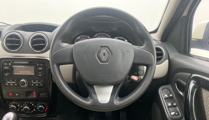 2015 Renault Duster 85 PS RXL, Diesel, Manual, 74,977 km, Steering Wheel Close Up