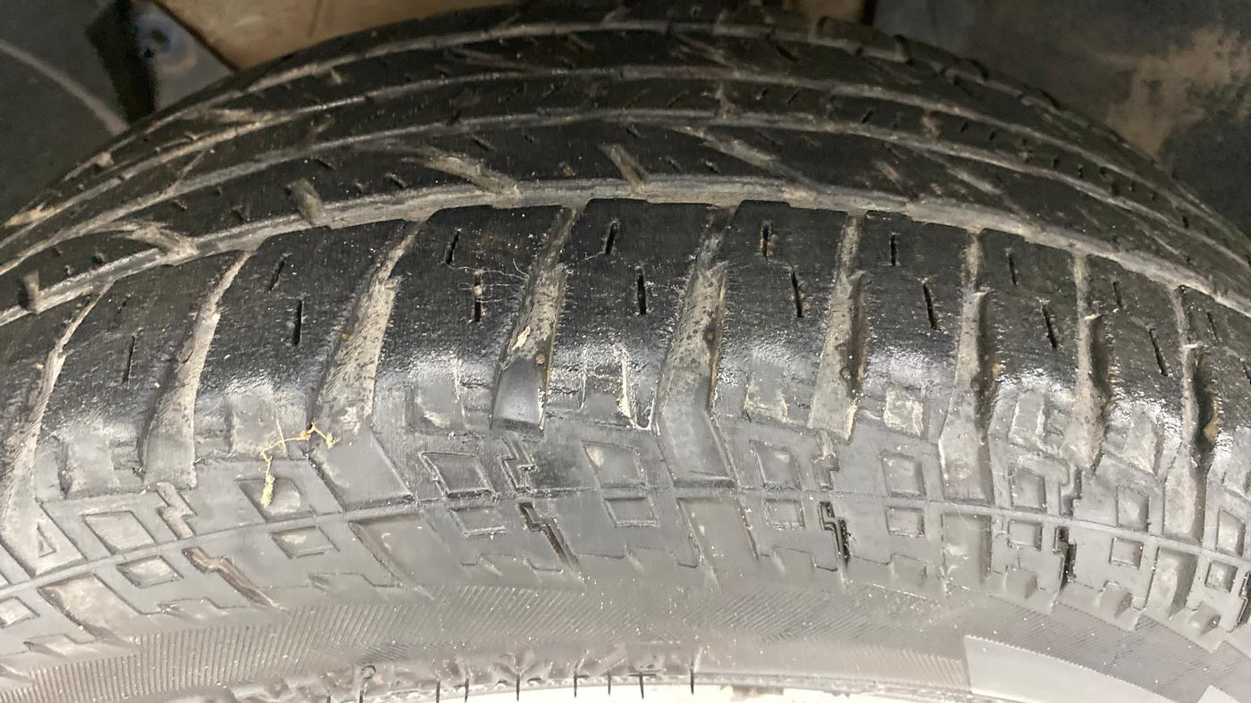 2015 Renault Duster 85 PS RXL, Diesel, Manual, 74,977 km, Left Front Tyre Tread