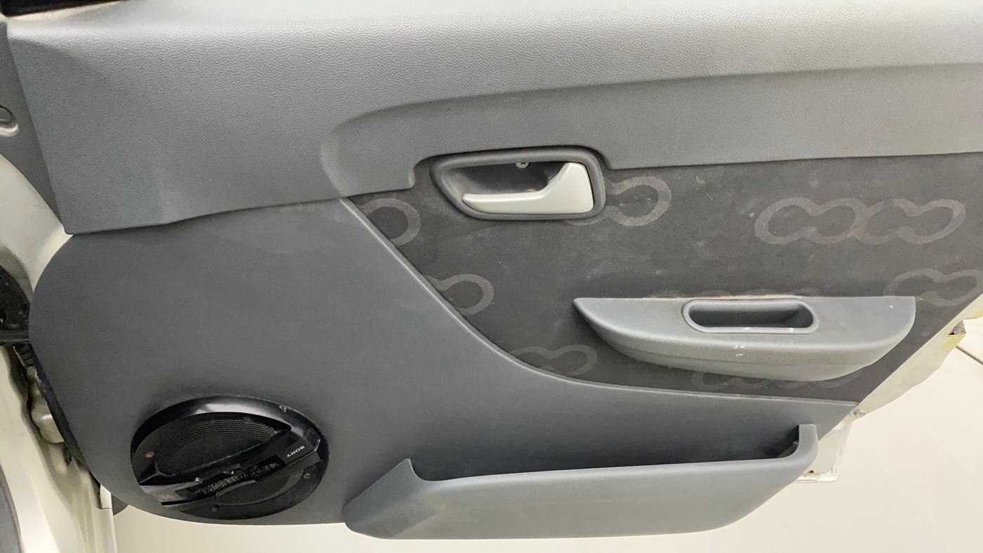 2014 Maruti Alto 800 LXI, Petrol, Manual, 43,097 km, Driver Side Door Panels Control