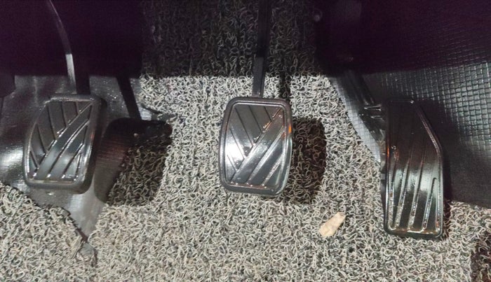 2023 Maruti Baleno  ZETA CNG 1.2L, CNG, Manual, 54,252 km, Pedals