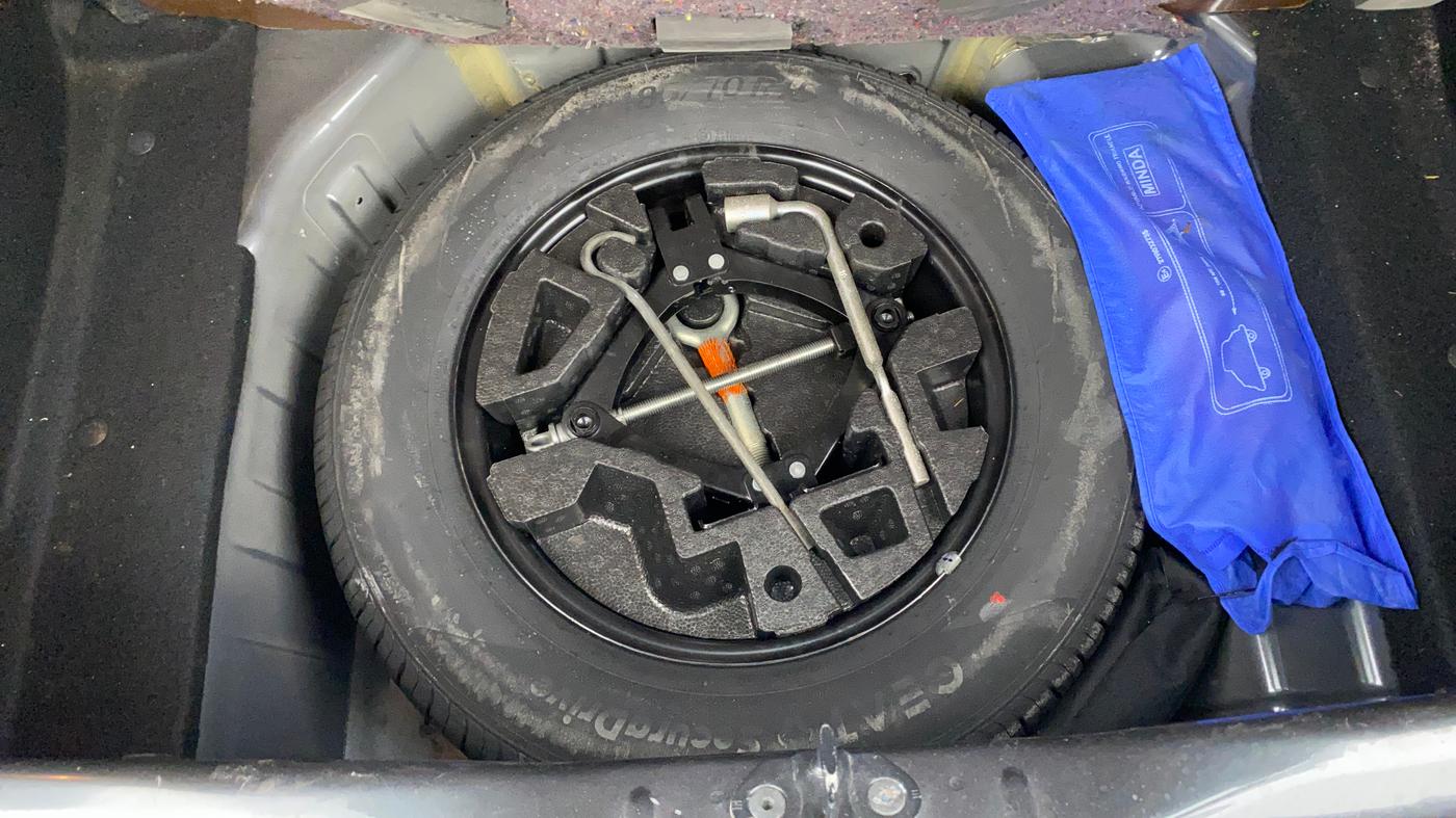 2021 Tata PUNCH ADVENTURE MT, Petrol, Manual, 38,303 km, Spare Tyre