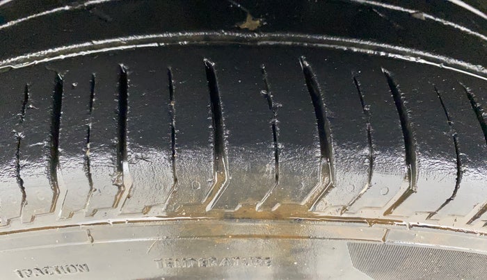 2021 Tata PUNCH ADVENTURE MT, Petrol, Manual, 38,303 km, Left Front Tyre Tread