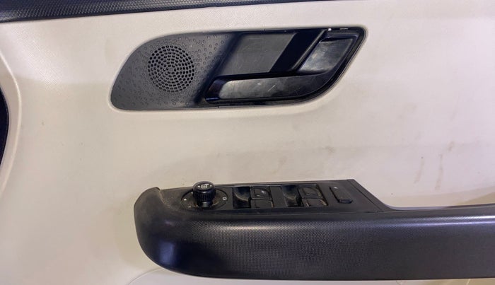 2023 Tata ALTROZ XT DIESEL, Diesel, Manual, 62,329 km, Driver Side Door Panels Control