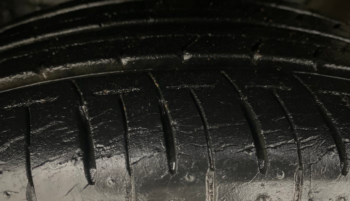 2017 Maruti IGNIS ZETA 1.2, Petrol, Manual, 17,473 km, Left Front Tyre Tread
