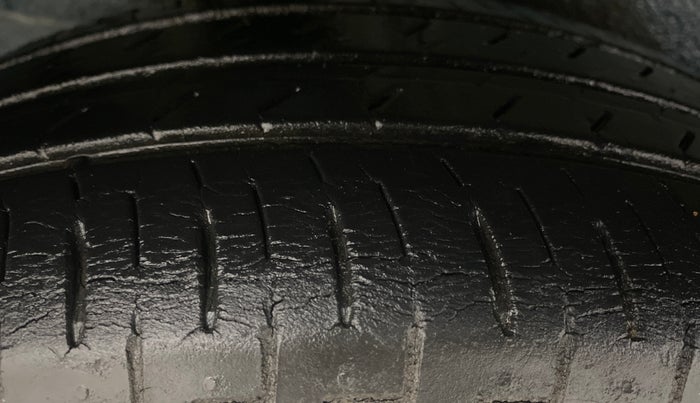 2017 Maruti IGNIS ZETA 1.2, Petrol, Manual, 17,473 km, Right Rear Tyre Tread
