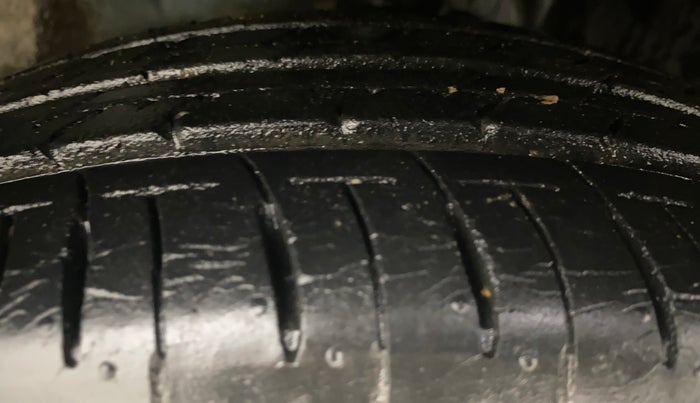 2017 Maruti IGNIS ZETA 1.2, Petrol, Manual, 17,473 km, Right Front Tyre Tread