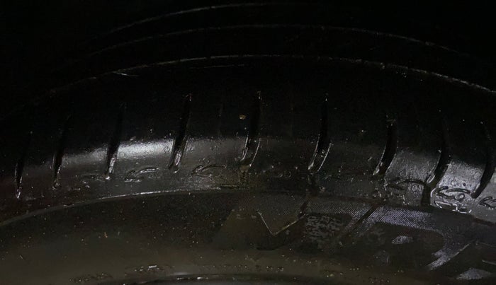 2025 Tata ALTROZ XZ PLUS PETROL, Petrol, Manual, 9,104 km, Right Rear Tyre Tread