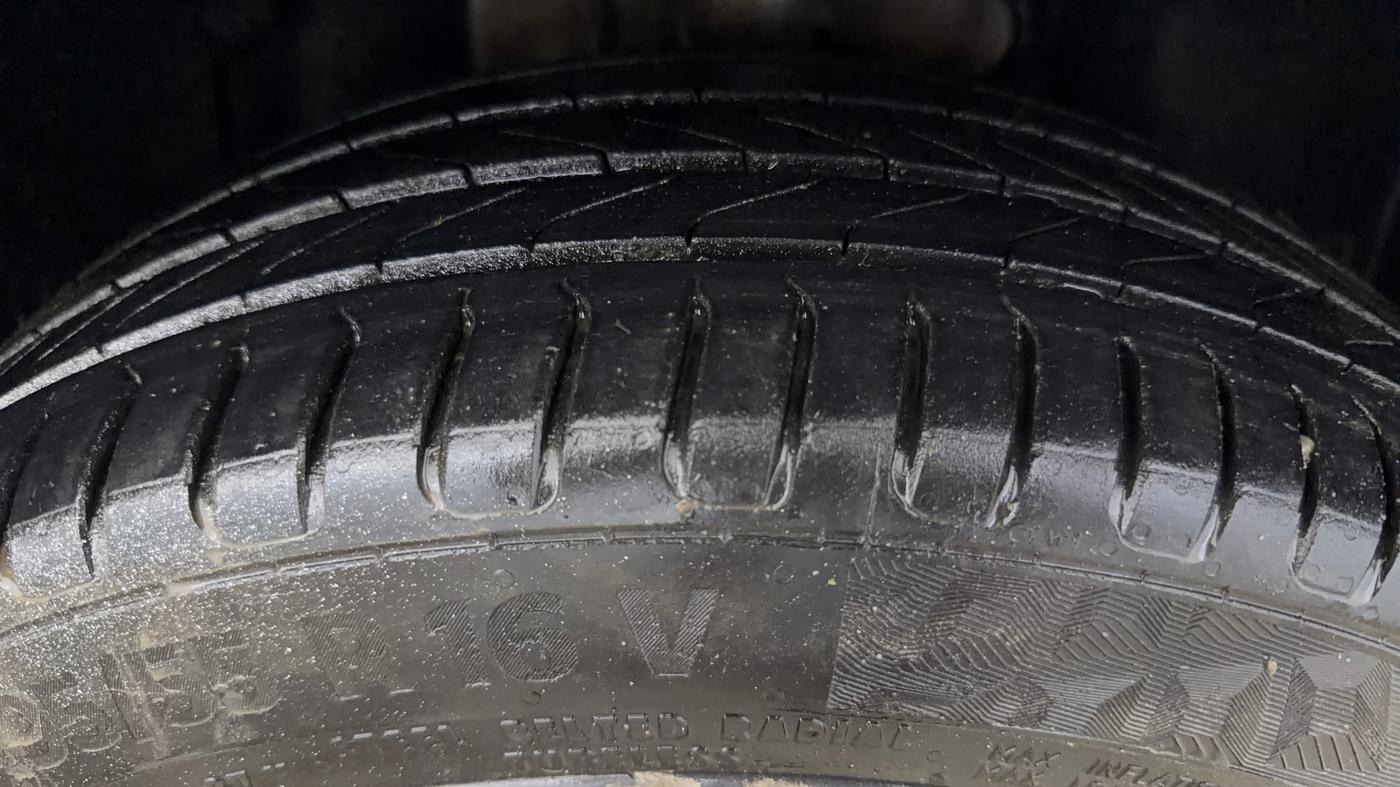 2022 Tata ALTROZ XMA PLUS PETROL, Petrol, Manual, 77,101 km, Right Front Tyre Tread