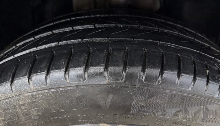 2022 Tata ALTROZ XMA PLUS PETROL, Petrol, Manual, 77,101 km, Right Front Tyre Tread