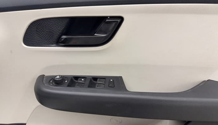 2022 Tata ALTROZ XMA PLUS PETROL, Petrol, Manual, 77,101 km, Driver Side Door Panels Control