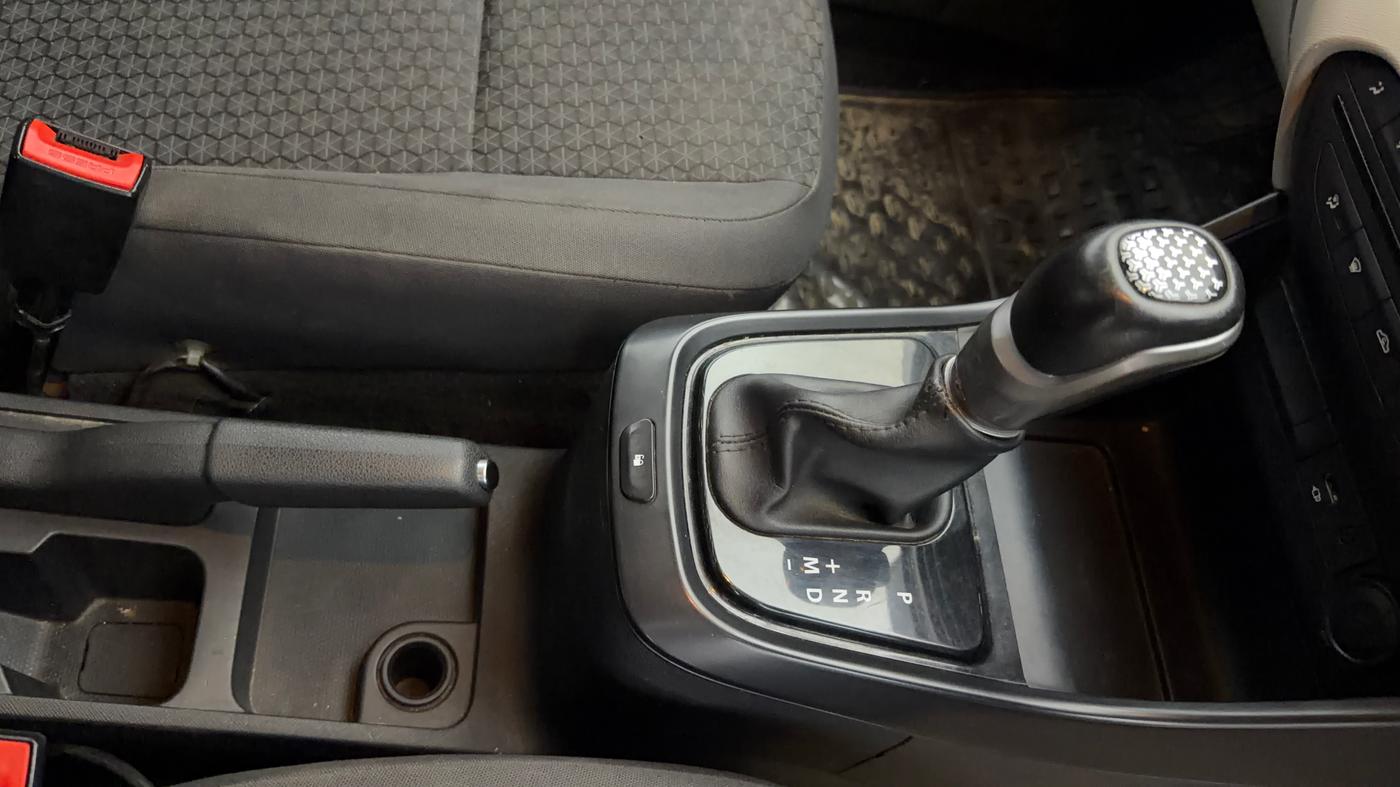 2022 Tata ALTROZ XMA PLUS PETROL, Petrol, Manual, 77,101 km, Gear Lever