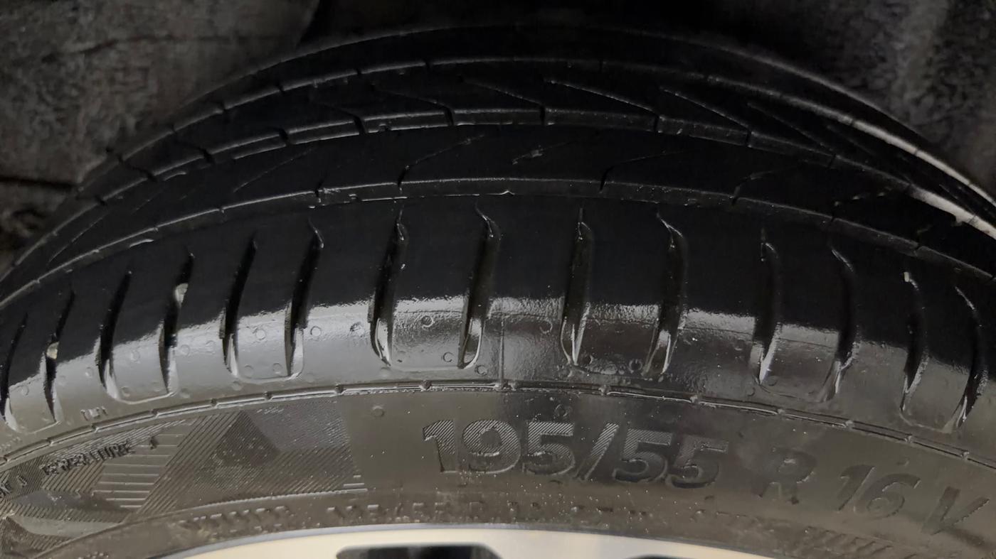 2022 Tata ALTROZ XMA PLUS PETROL, Petrol, Manual, 77,101 km, Left Rear Tyre Tread