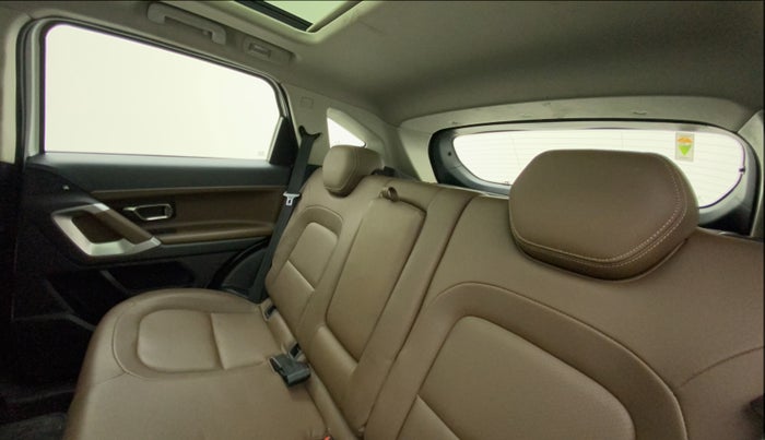 2021 Tata Harrier XZA PLUS 2.0L, Diesel, Automatic, 32,931 km, Right Side Rear Door Cabin