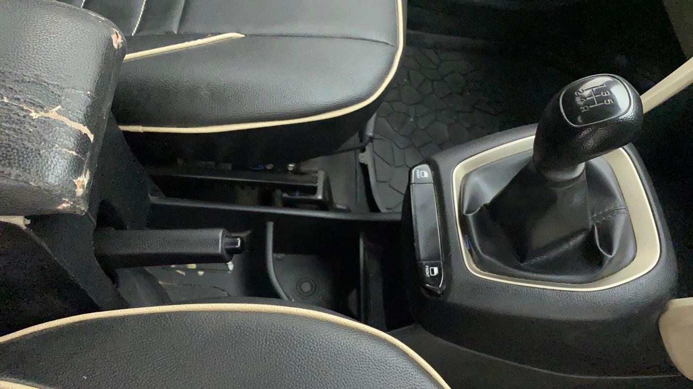 2019 Hyundai NEW SANTRO ERA EXECUTIVE, Petrol, Manual, 69,331 km, Gear Lever