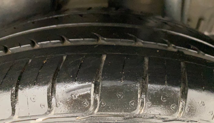 2016 Tata Bolt XT REVOTRON, Petrol, Manual, 14,567 km, Left Rear Tyre Tread