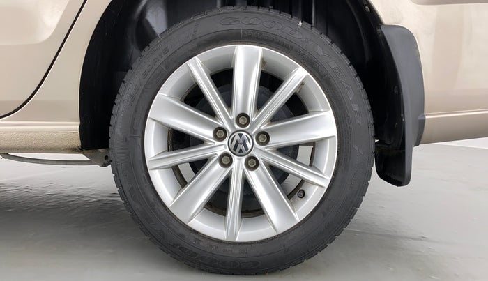 2016 Volkswagen Vento HIGHLINE TDI AT, Diesel, Automatic, 24,828 km, Left Rear Wheel