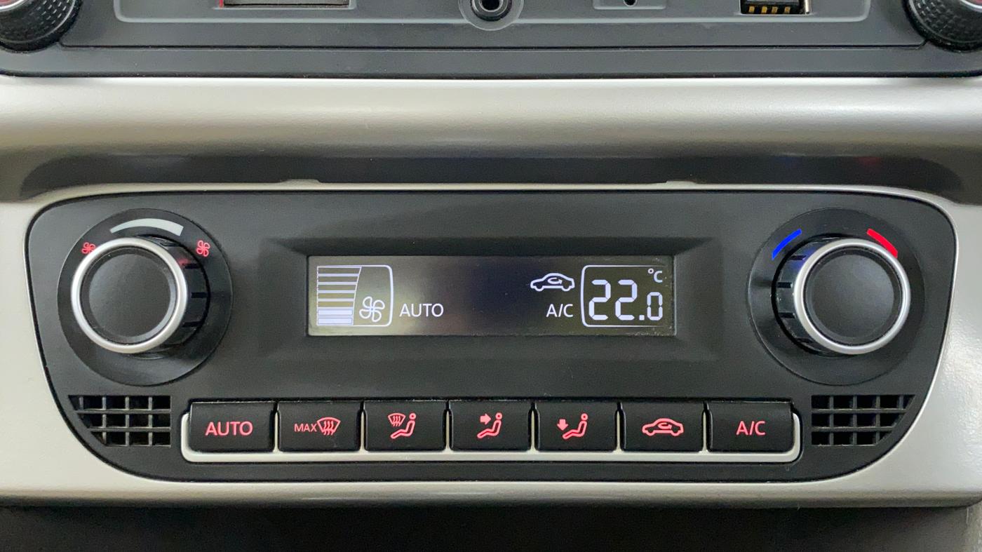 2016 Volkswagen Vento HIGHLINE TDI AT, Diesel, Automatic, 24,828 km, Automatic Climate Control