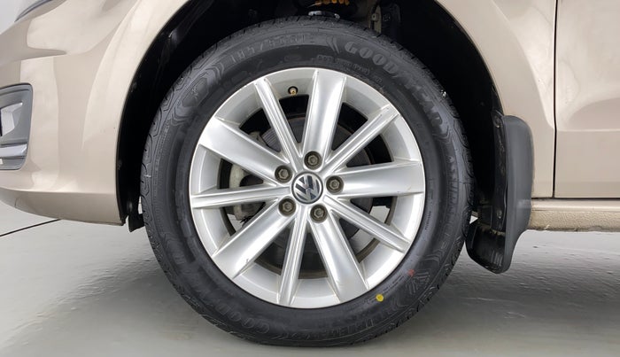 2016 Volkswagen Vento HIGHLINE TDI AT, Diesel, Automatic, 24,828 km, Left Front Wheel