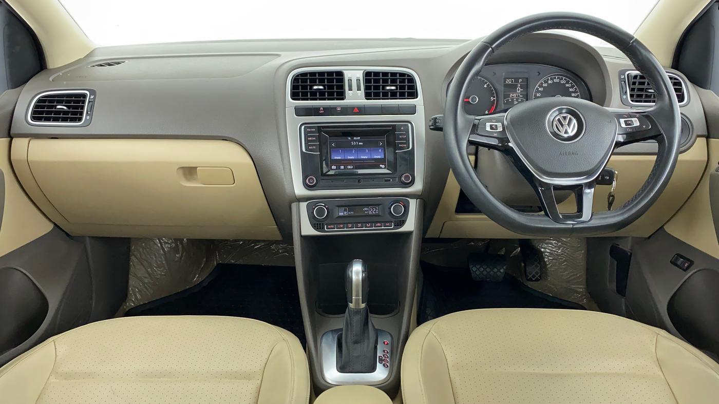 2016 Volkswagen Vento HIGHLINE TDI AT, Diesel, Automatic, 24,828 km, Dashboard