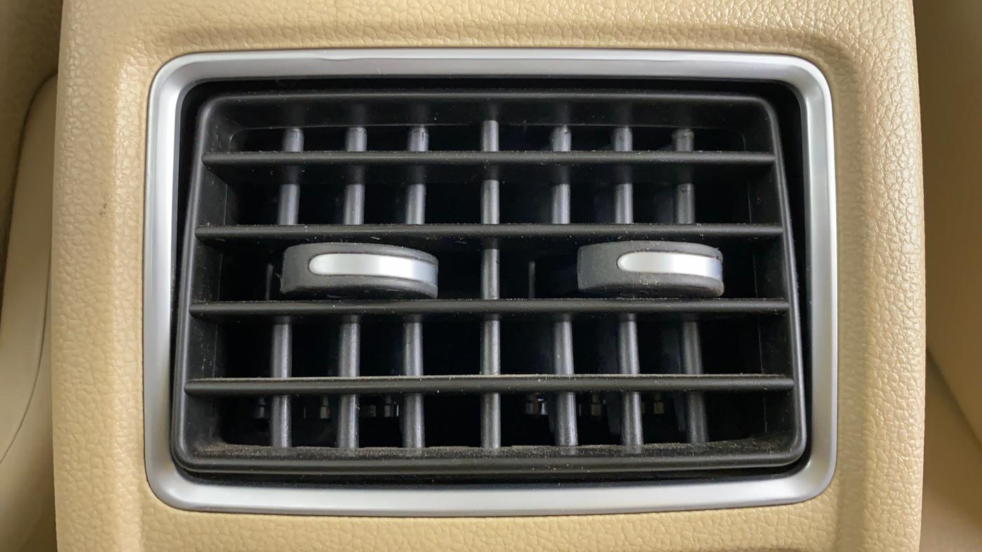2016 Volkswagen Vento HIGHLINE TDI AT, Diesel, Automatic, 24,828 km, Rear AC Vents