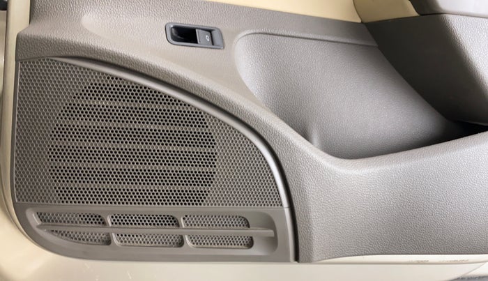 2016 Volkswagen Vento HIGHLINE TDI AT, Diesel, Automatic, 24,828 km, Speaker