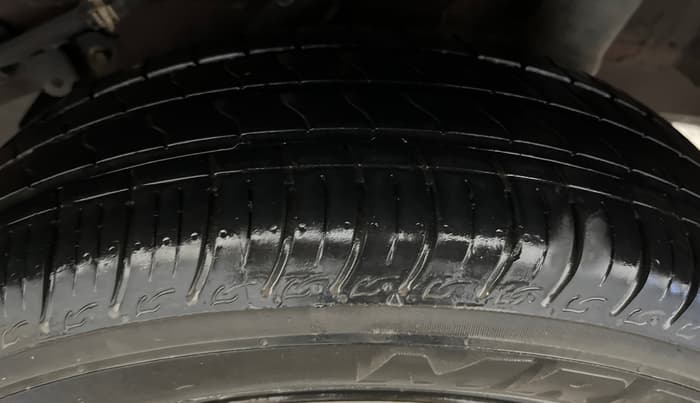 2017 Honda Amaze 1.2L I-VTEC S, Petrol, Manual, 72,511 km, Left Rear Tyre Tread