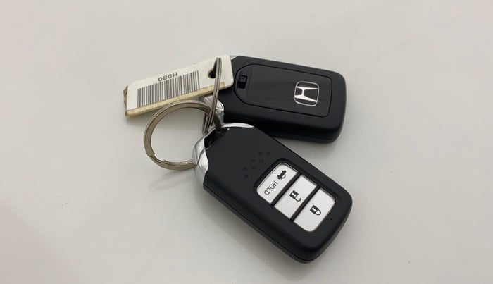 2023 Honda Amaze 1.2L I-VTEC VX, Petrol, Manual, 56,143 km, Key Close Up