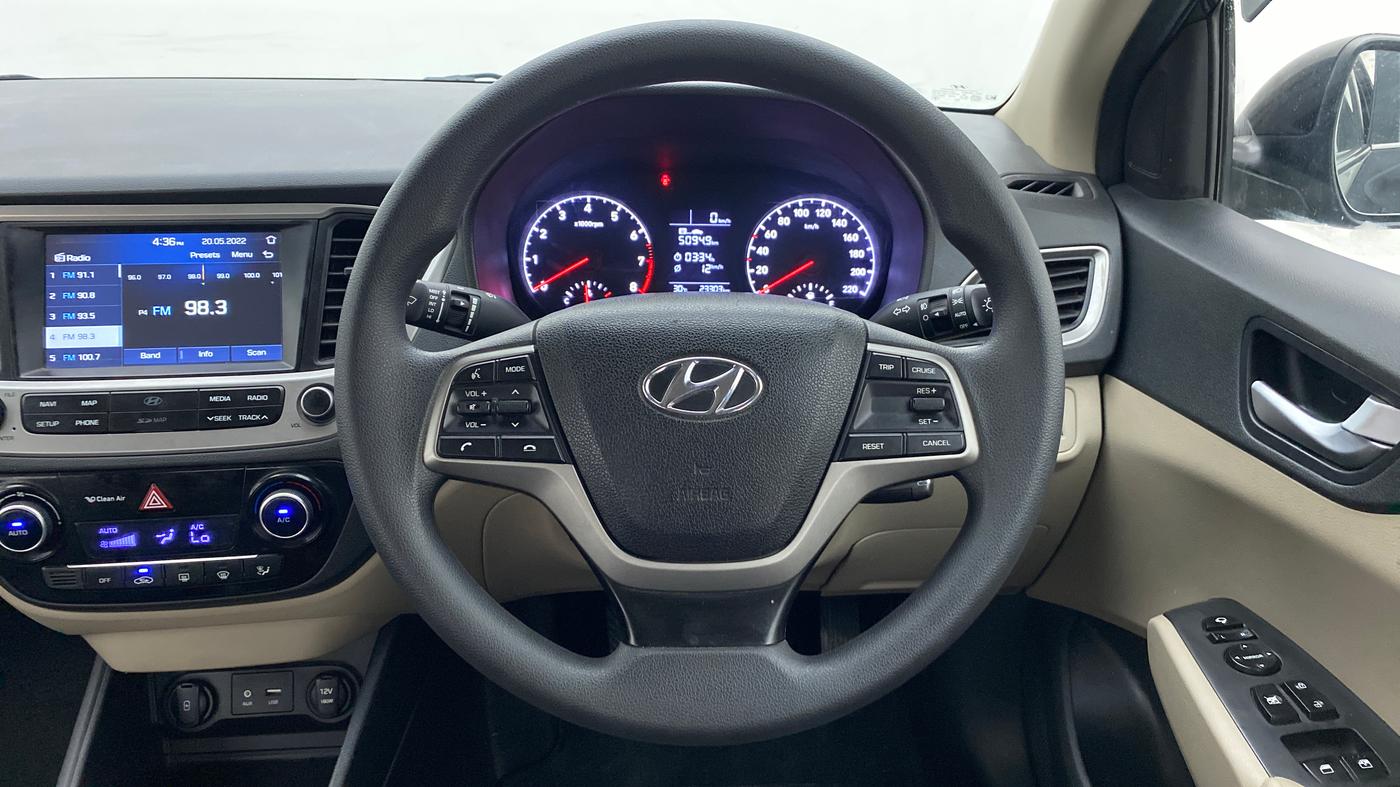 2017 Hyundai Verna 1.6 SX VTVT, Petrol, Manual, 23,788 km, Steering Wheel Close Up