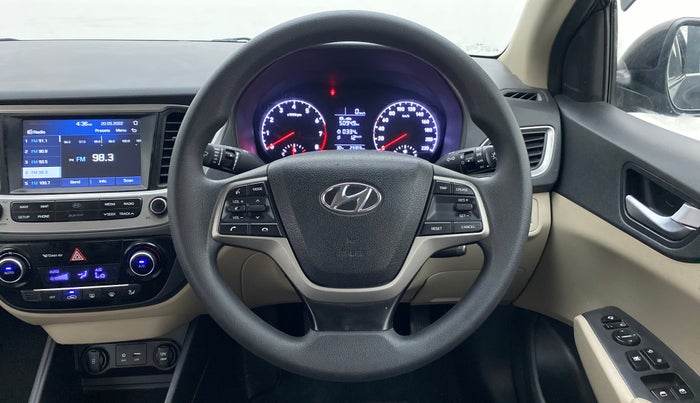 2017 Hyundai Verna 1.6 SX VTVT, Petrol, Manual, 23,788 km, Steering Wheel Close Up