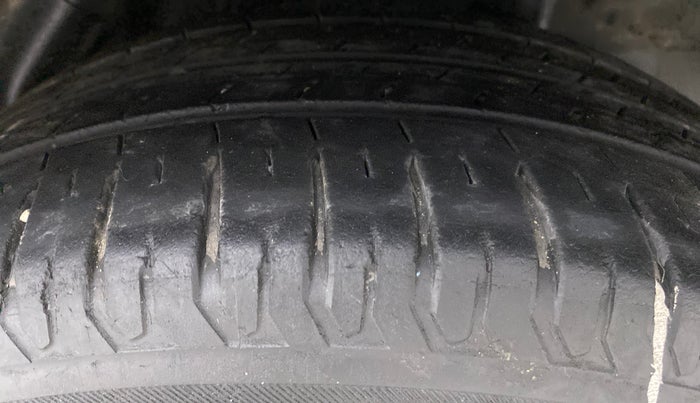 2017 Hyundai Verna 1.6 SX VTVT, Petrol, Manual, 23,788 km, Left Rear Tyre Tread