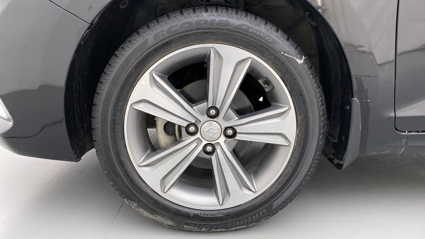 2017 Hyundai Verna 1.6 SX VTVT, Petrol, Manual, 23,788 km, Left Front Wheel
