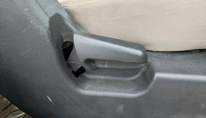 2015 Maruti Wagon R 1.0 VXI, Petrol, Manual, 69,690 km, Driver Side Adjustment Panel