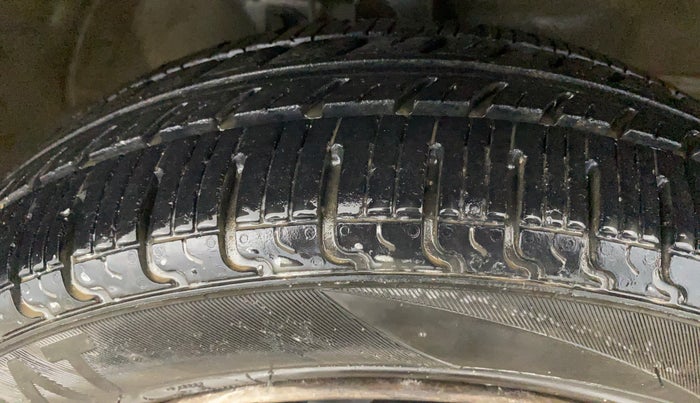 2015 Maruti Wagon R 1.0 VXI, Petrol, Manual, 69,690 km, Right Front Tyre Tread