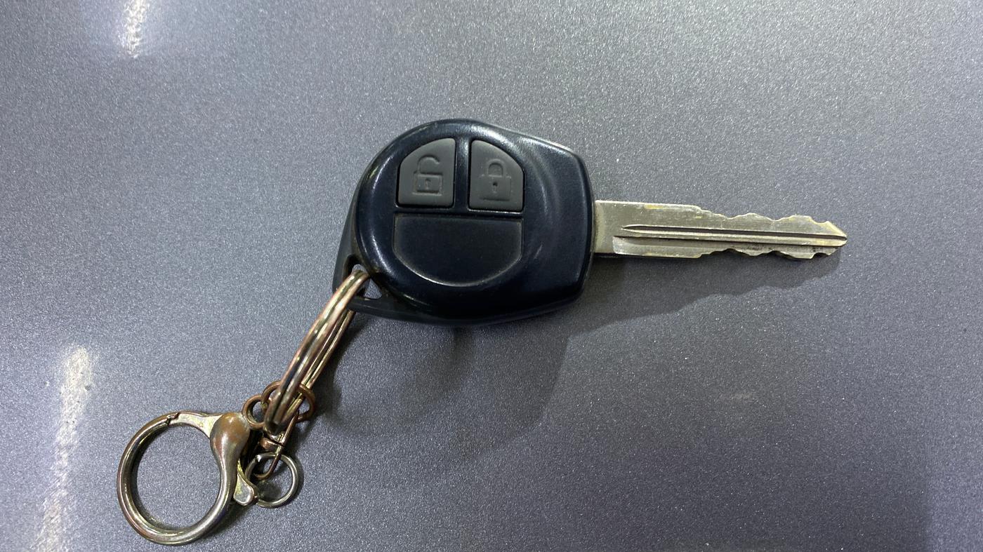 2014 Maruti Swift VXI, Petrol, Manual, 1,16,255 km, Key Close Up
