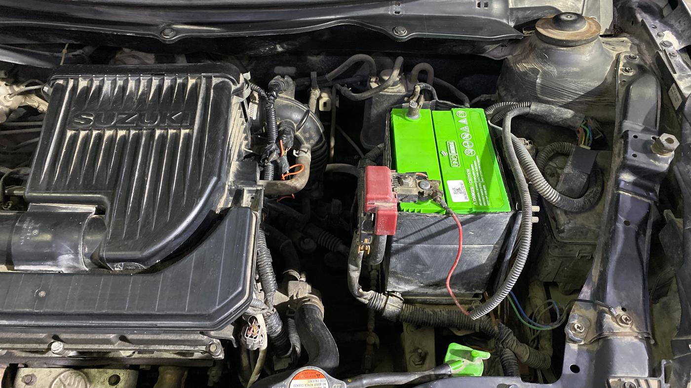 2014 Maruti Swift VXI, Petrol, Manual, 1,16,255 km, Engine View - Left